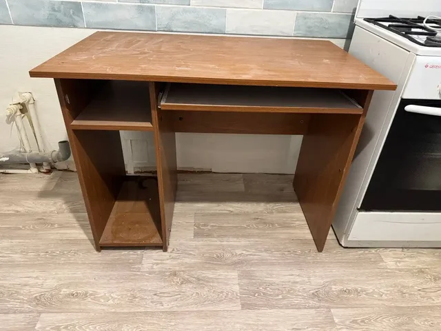 Отдам стол 100*600 - Сумки в Саратов