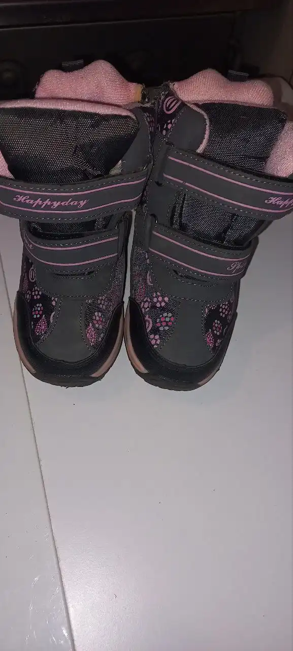 Продам теплые сапожки на девочку размер 23