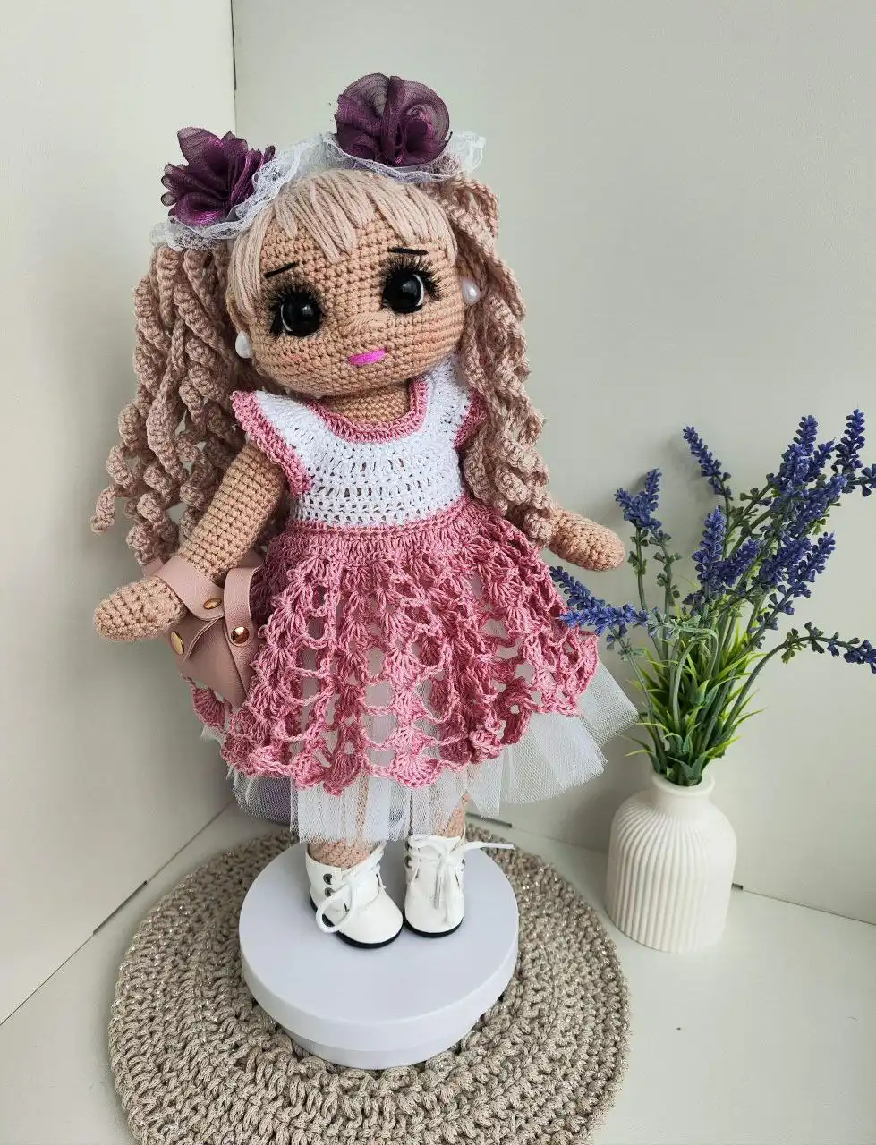 Кукла ручной работы с одеждой