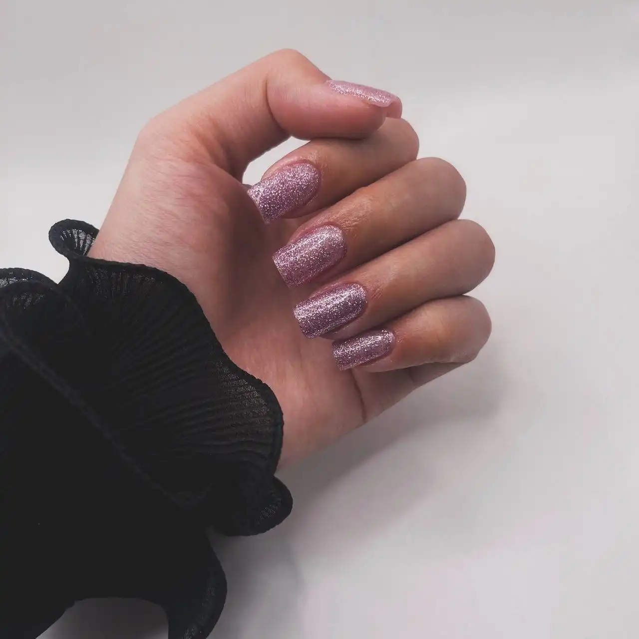 Новогодний маникюр и педикюр в Симферополе