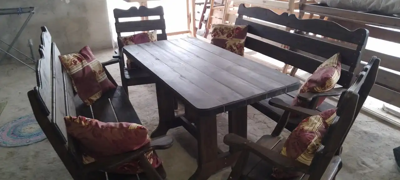 Продажа нового комплекта деревянной садовой мебели