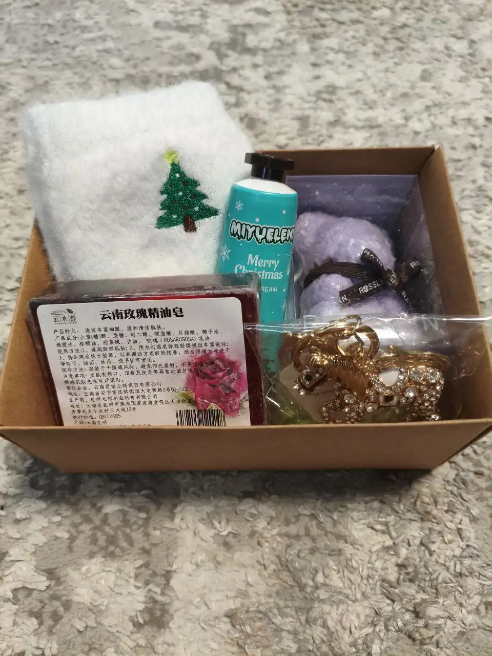 Подарочные рождественские наборы