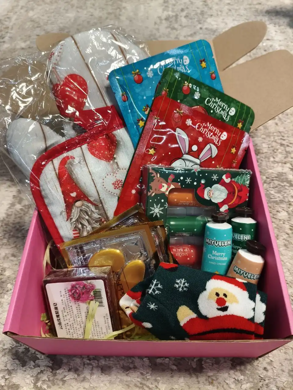 Подарочные рождественские наборы