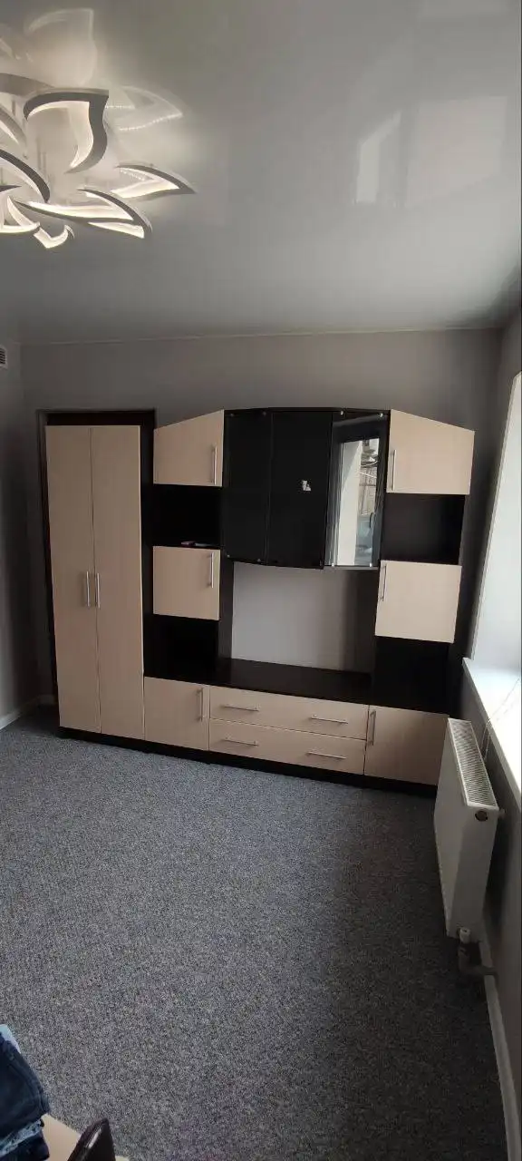 Продается стенка с двумя шкафами