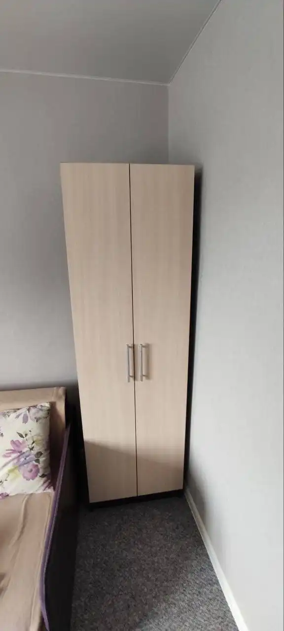 Продается стенка с двумя шкафами