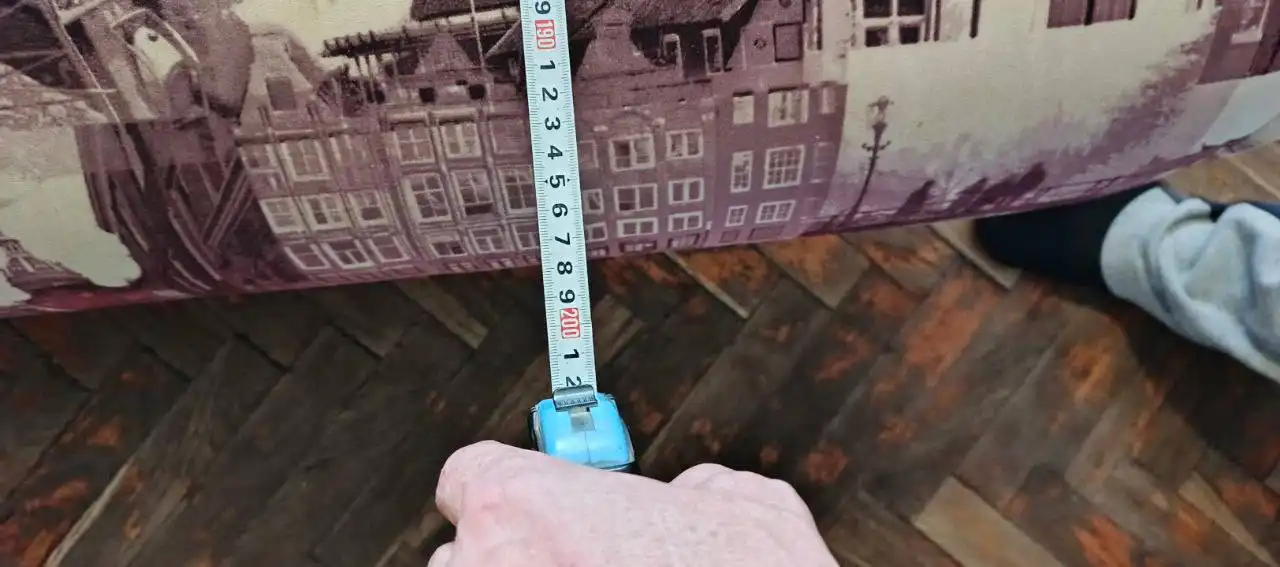 Продается диван в хорошем состоянии