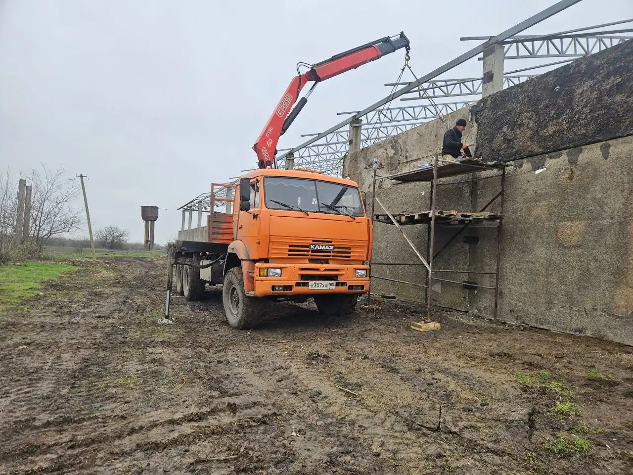 Услуги манипулятора вездехода с краном и эвакуатором - Транспортные (Услуги) в Симферополь