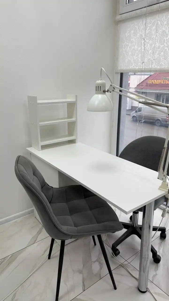 Аренда парикмахерского кресла и маникюрного стола - Аренда оборудования (Услуги) в Симферополь