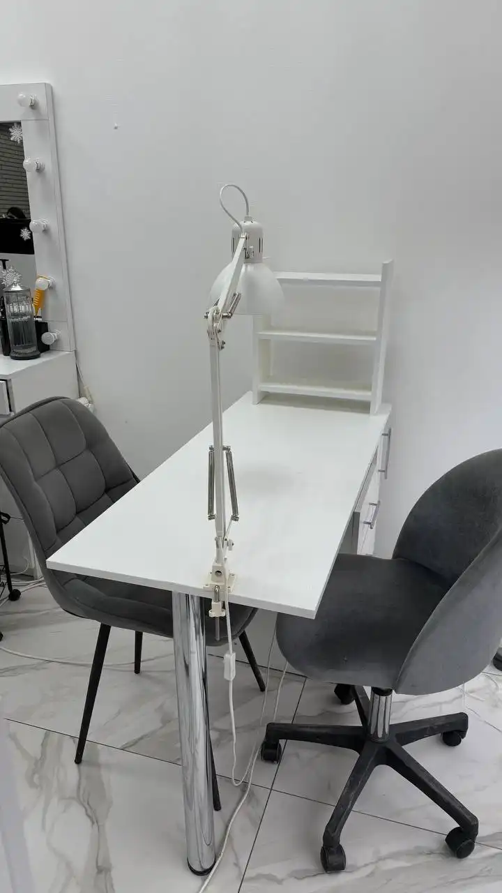 Аренда парикмахерского кресла и маникюрного стола - Аренда оборудования (Услуги) в Симферополь