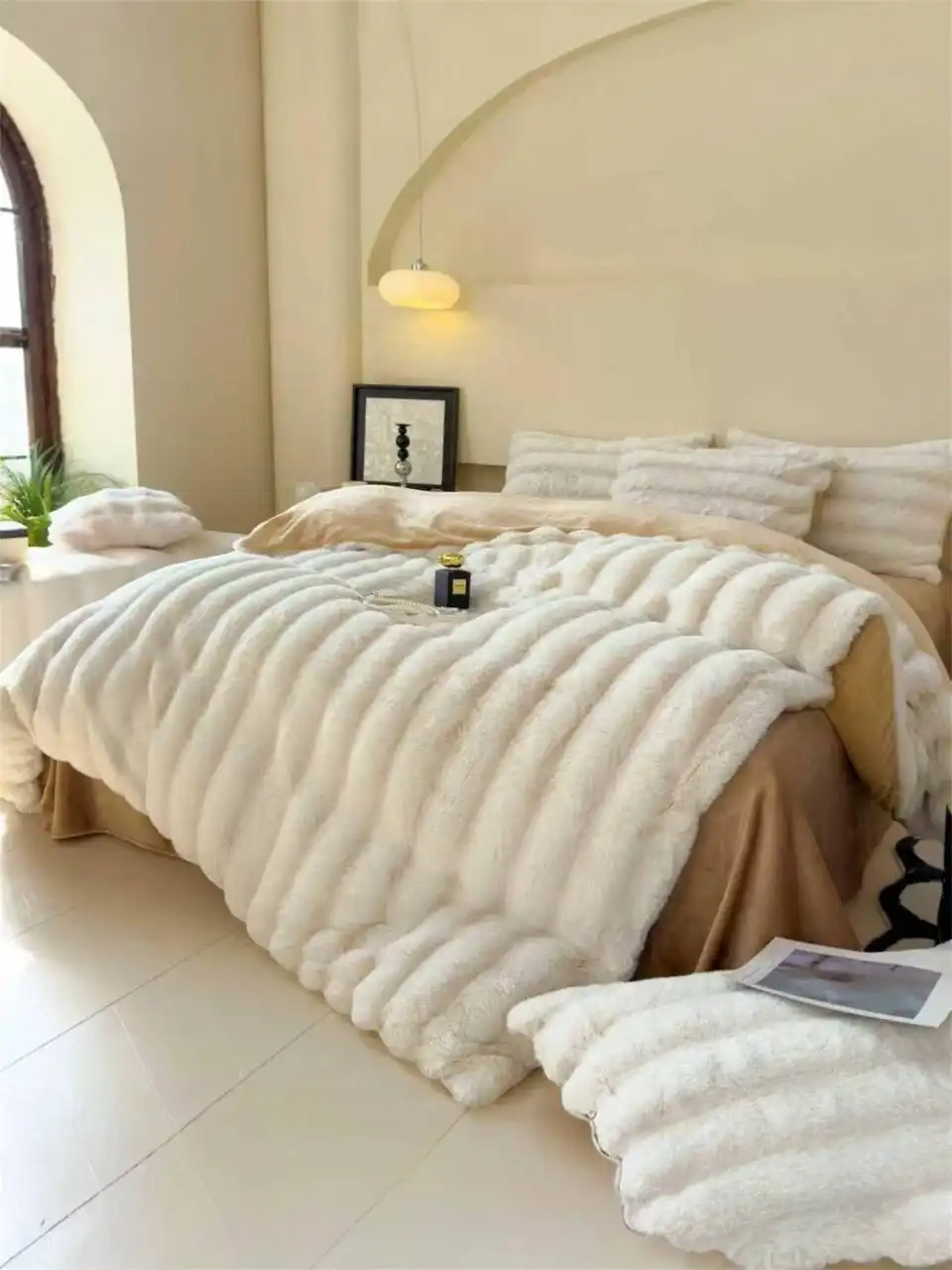 Комплект постельного белья LUX с пододеяльником из кроличьего меха - Постельное белье (Для дома и дачи) в Симферополь