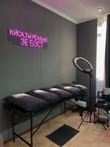 Продам кушетку для наращивания ресниц с комплектом - частное объявление в Симферополь