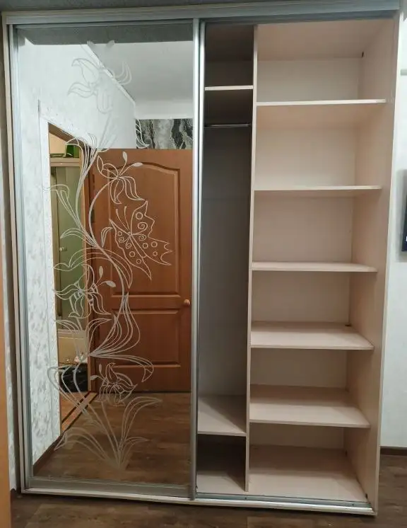 Шкаф и диван отдам бесплатно - Барахолка в Симферополь