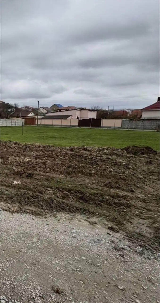 Продажа участка 6 соток в жилом массиве под Симферополем - Земельные участки (Недвижимость) в Симферополь