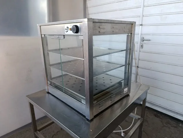 Продажа печи для пиццы и тепловой витрины б/у - Компрессоры в Симферополь