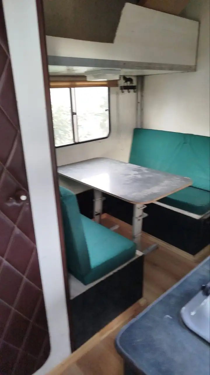 Продажа конеперевозки на 4 головы - Коневозка (Барахолка) в Симферополь