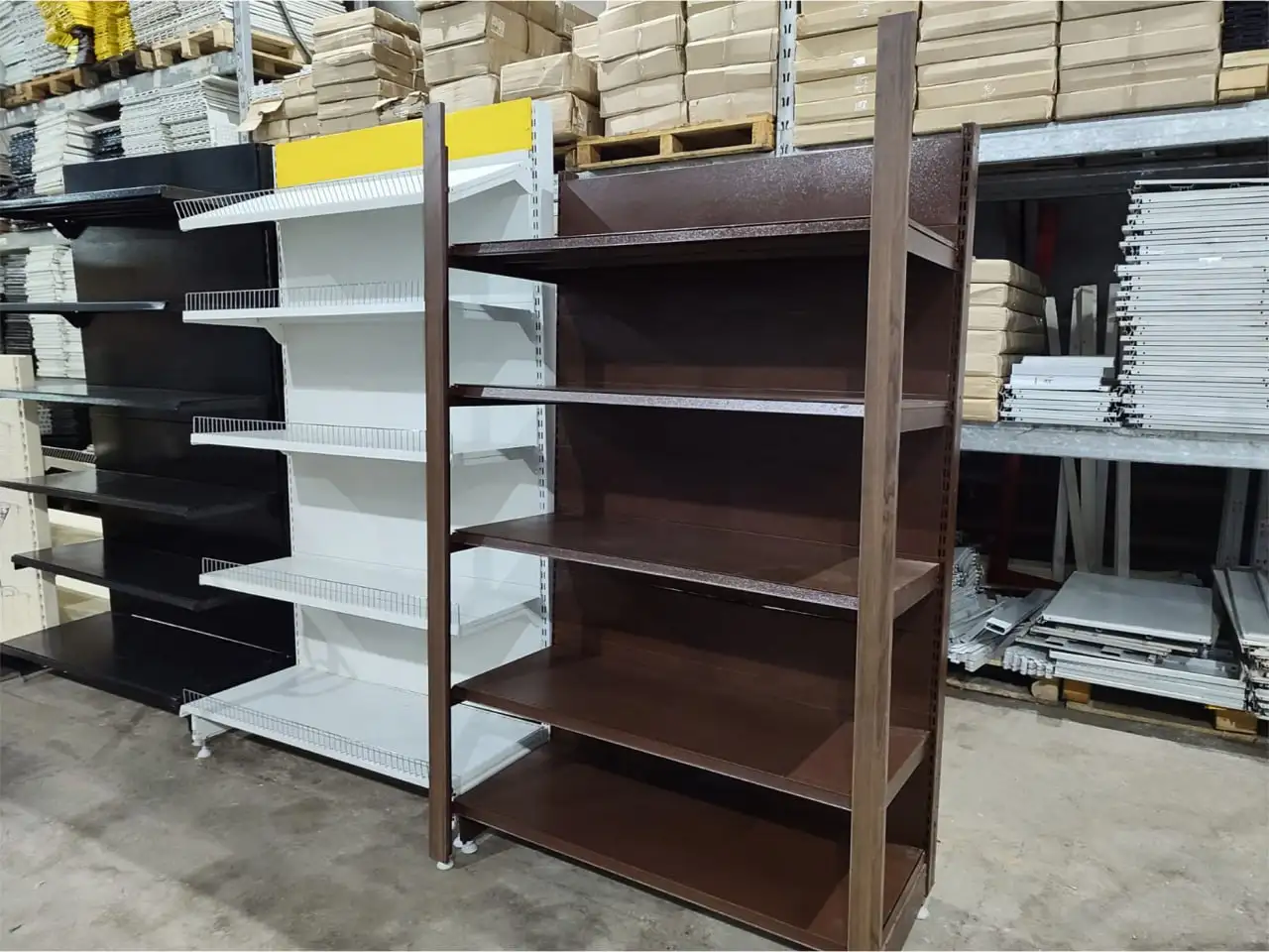 Распродажа оборудования: витрина, холодильные шкафы, горка, стеллажи - Торговое оборудование (Готовый бизнес и оборудование) в Симферополь