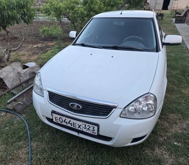 Продам Приору - Легковые автомобили в Симферополь