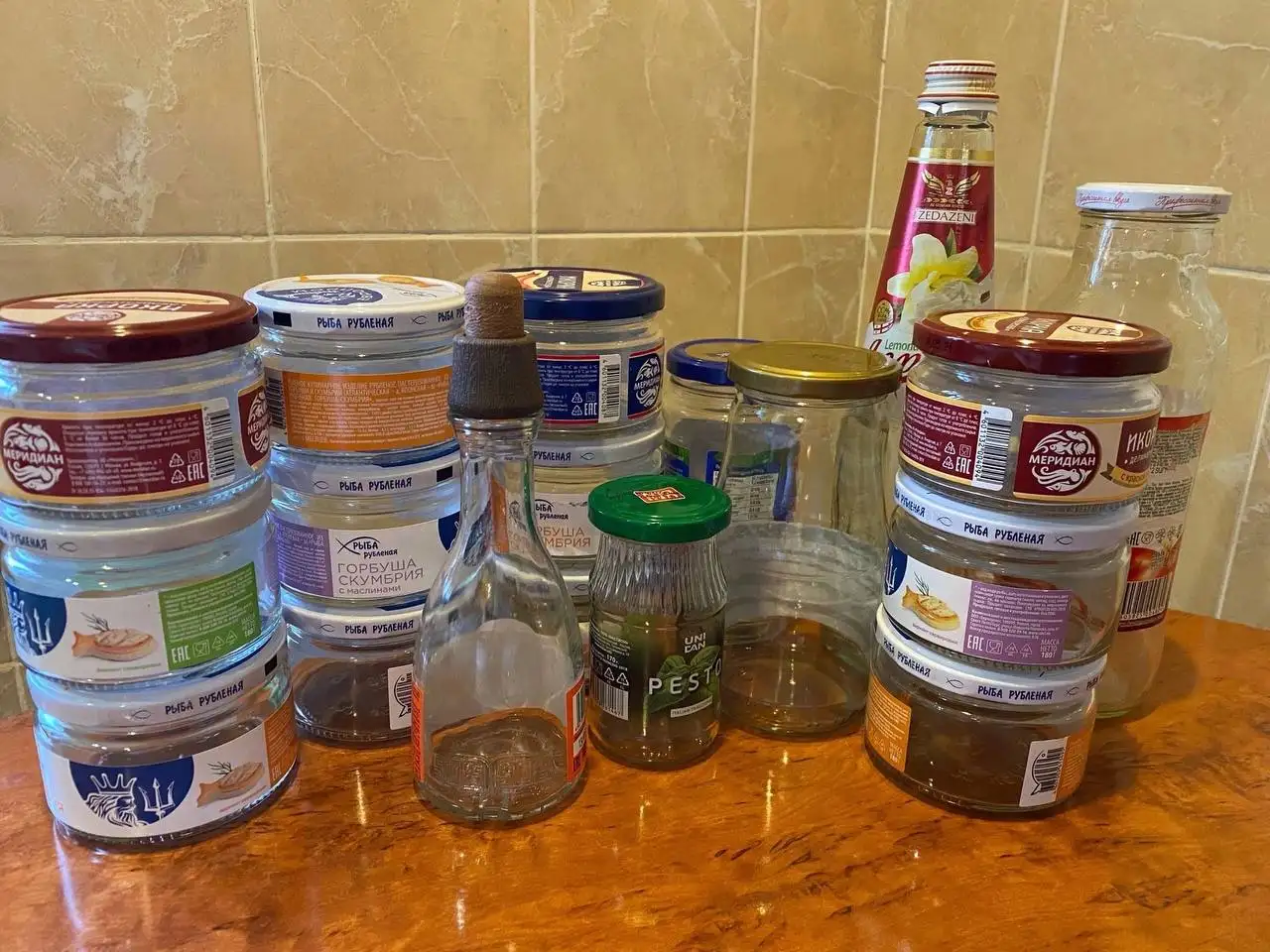 Продам разные банки и бутылки (более 30 штук) - Барахолка в Симферополь
