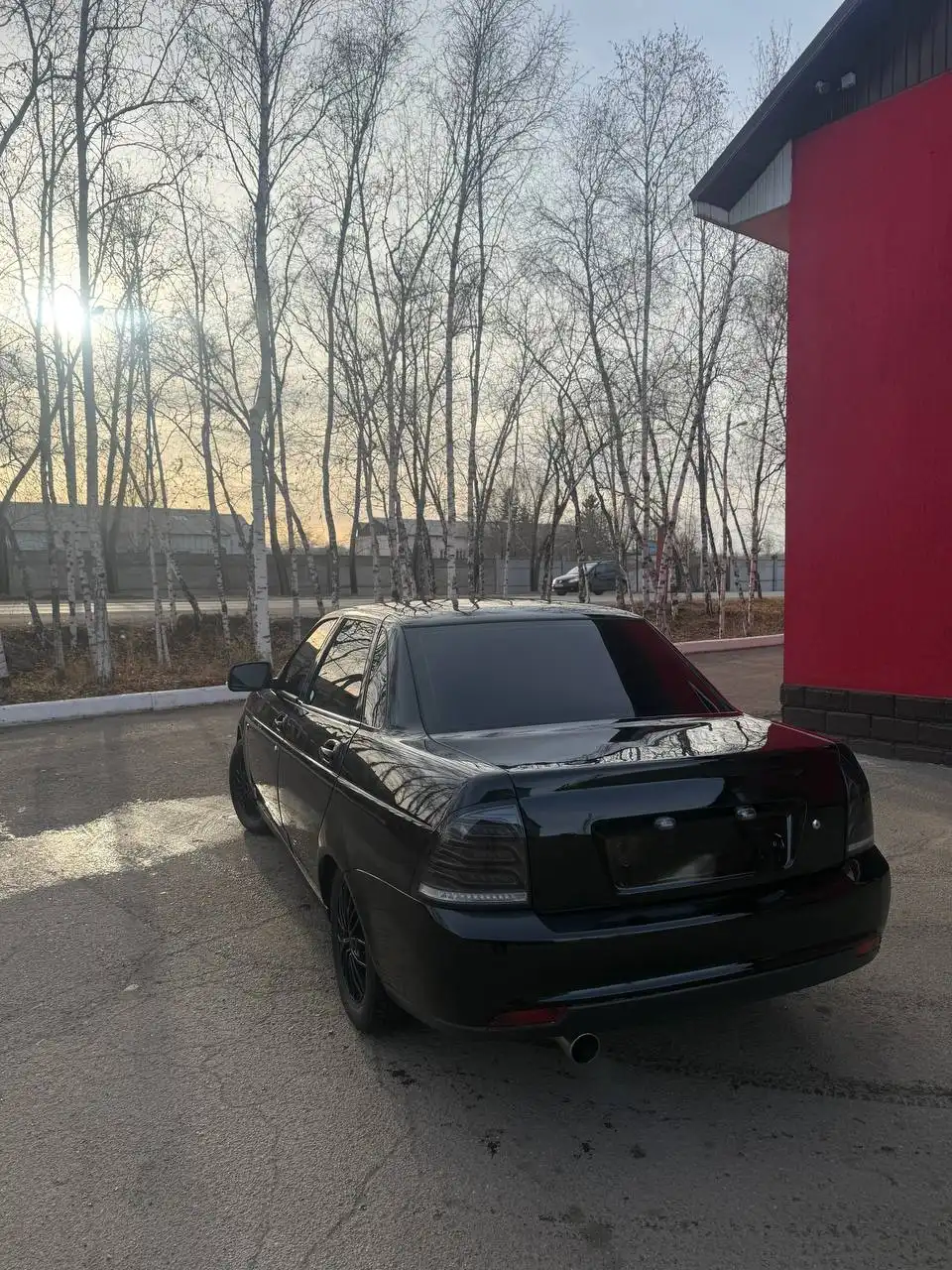 Продажа автомобиля Lada Priora 2010 года с автозвуком и тюнингом