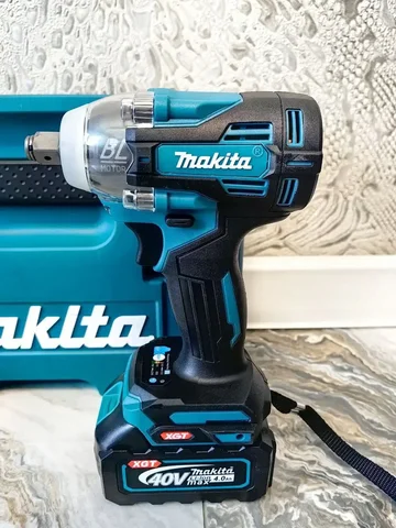 Аккумуляторный гайковерт Makita 350 Н*М с 2 АКБ и зарядной станцией - Запчасти в Красноярск