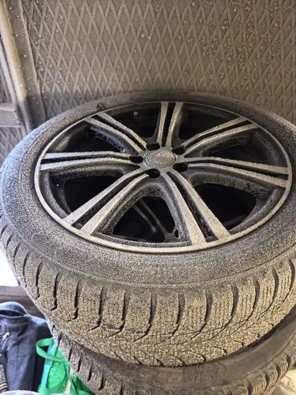 Диски R18 5x100 с резиной от Subaru