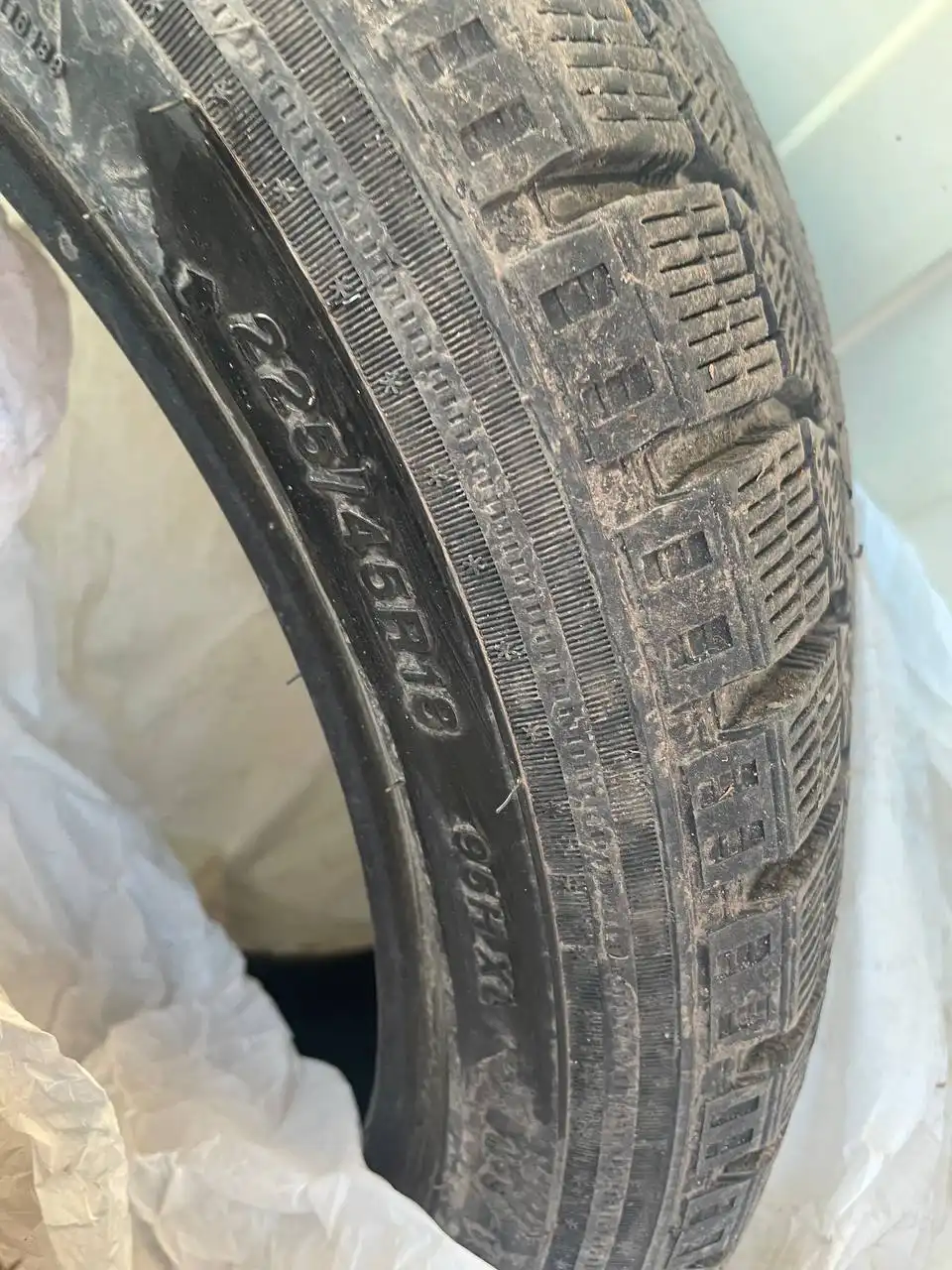 Продам липучку с маленьким пробегом 225/45 R18