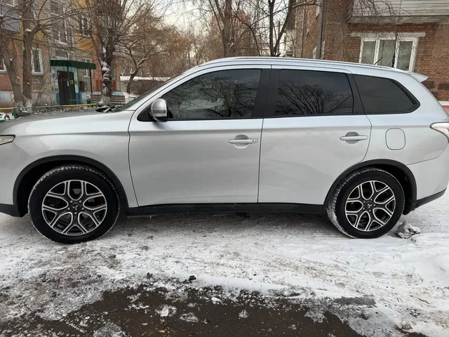 Продажа автомобиля Toyota RAV4 2014 года в отличном состоянии - Авто в Красноярск