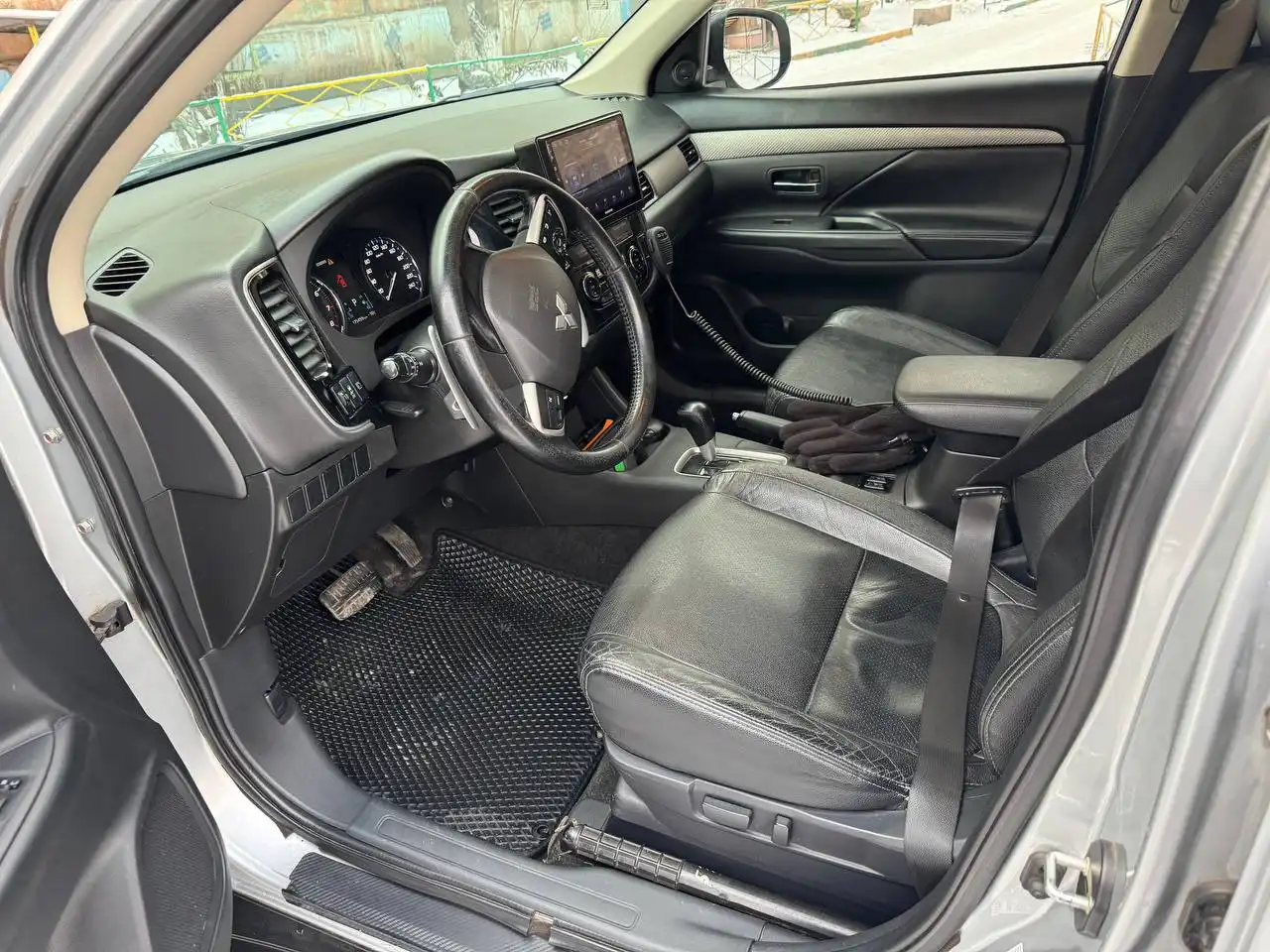 Продажа автомобиля Toyota RAV4 2014 года в отличном состоянии