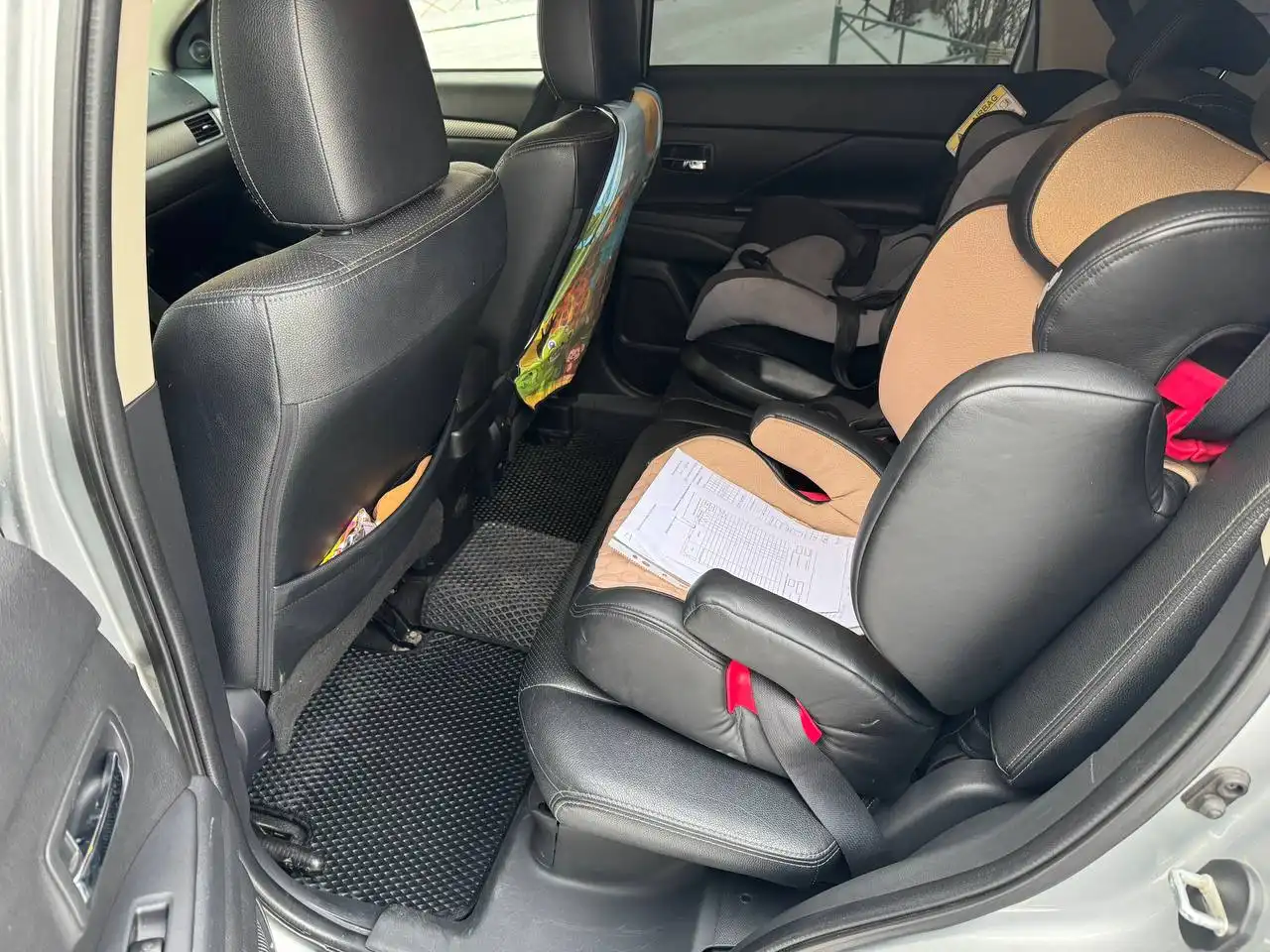 Продажа автомобиля Toyota RAV4 2014 года в отличном состоянии