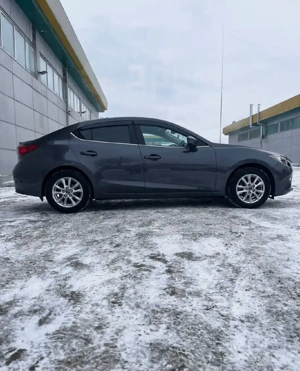 Mazda Axela - собственник в отличном состоянии