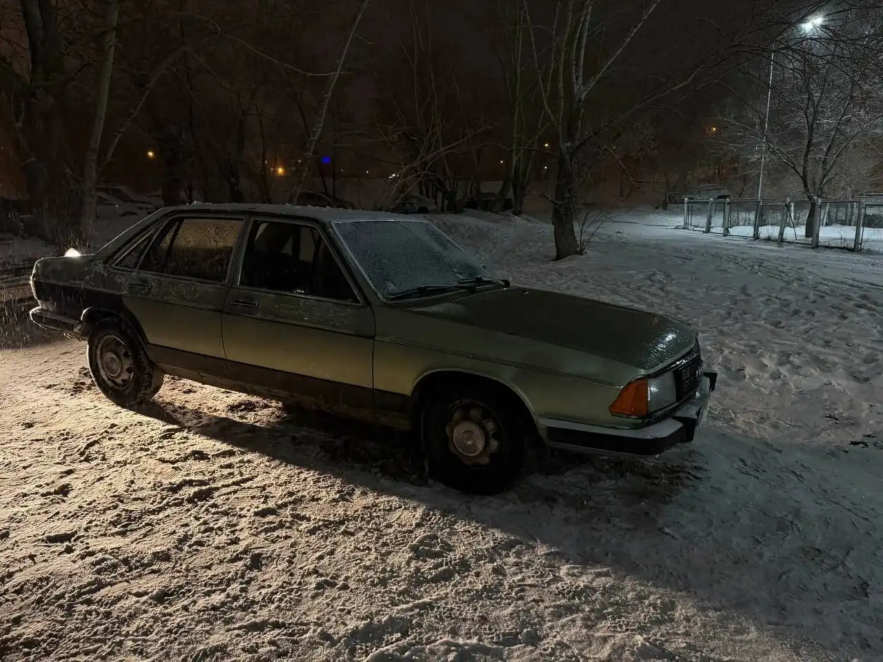 Audi 100 2.0 115 сил снята с учёта, неисправна - Авто в Красноярск