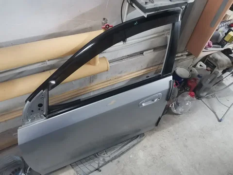 Honda Civic EU1 кузовные детали под покраску - Строительная техника в Красноярск