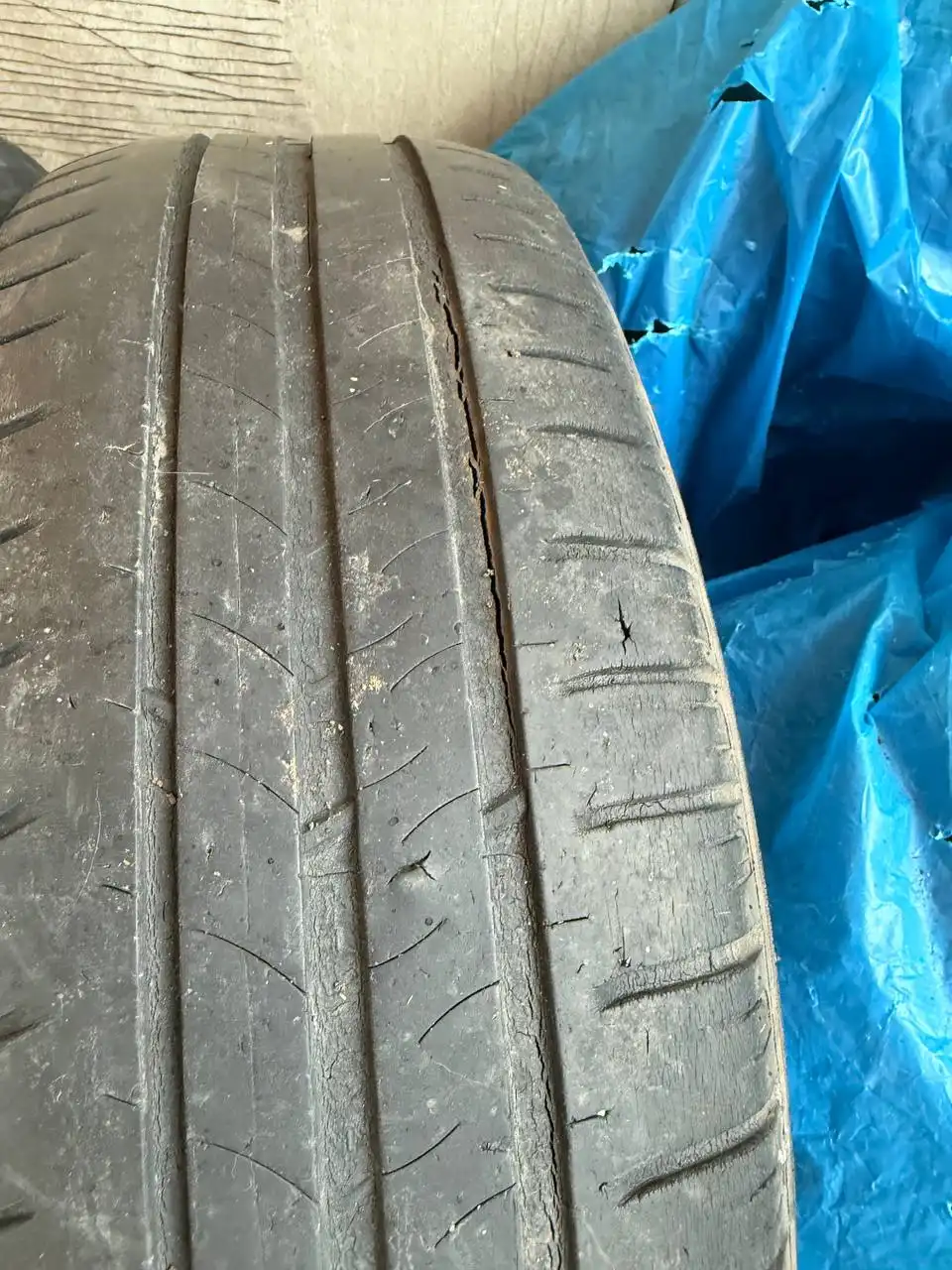 Продажа летней резины Michelin 205-65 R15 - Шины и диски (Запчасти) в Красноярск