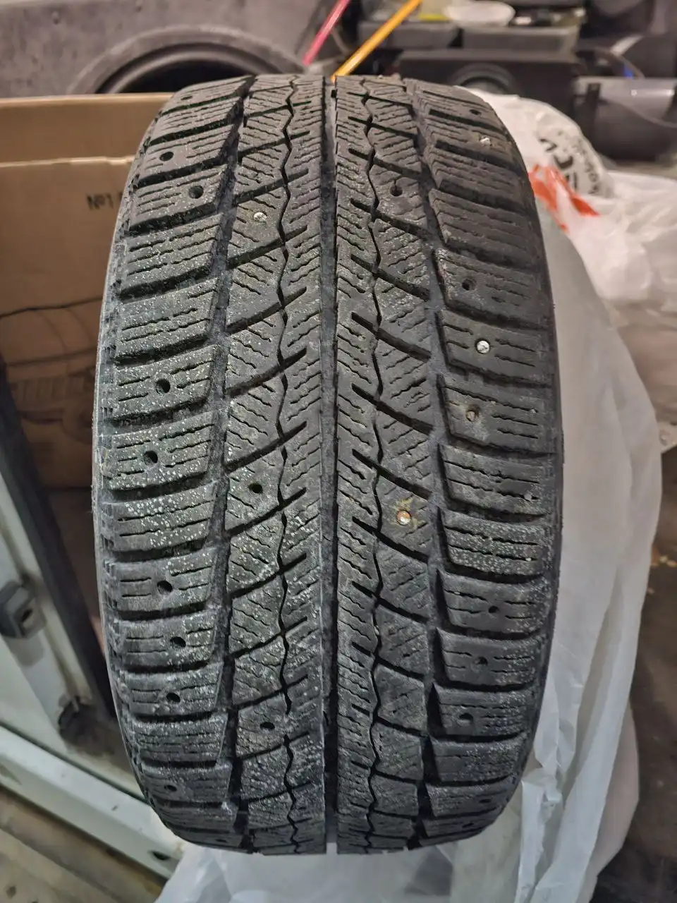 Шины 225/45r17 Zeta Antarctica Ice - Шины (Запчасти) в Красноярск
