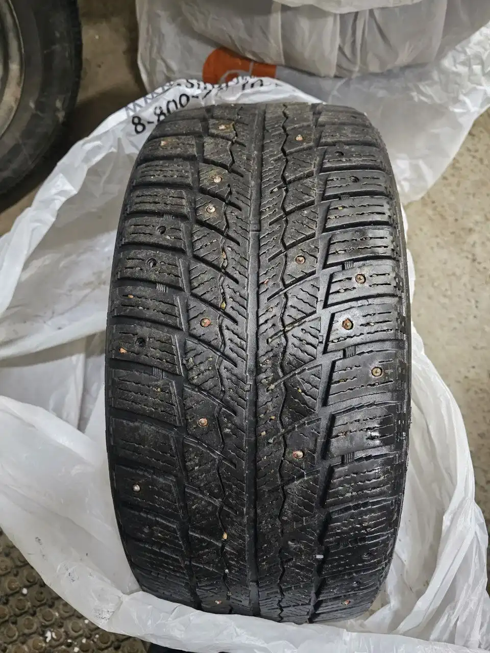 Шины 225/45r17 Zeta Antarctica Ice - Шины (Запчасти) в Красноярск