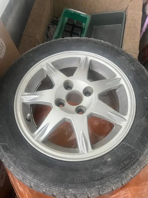 Продажа или обмен 4/100 на 5/100 - Автомобильные аккумуляторы в Красноярск