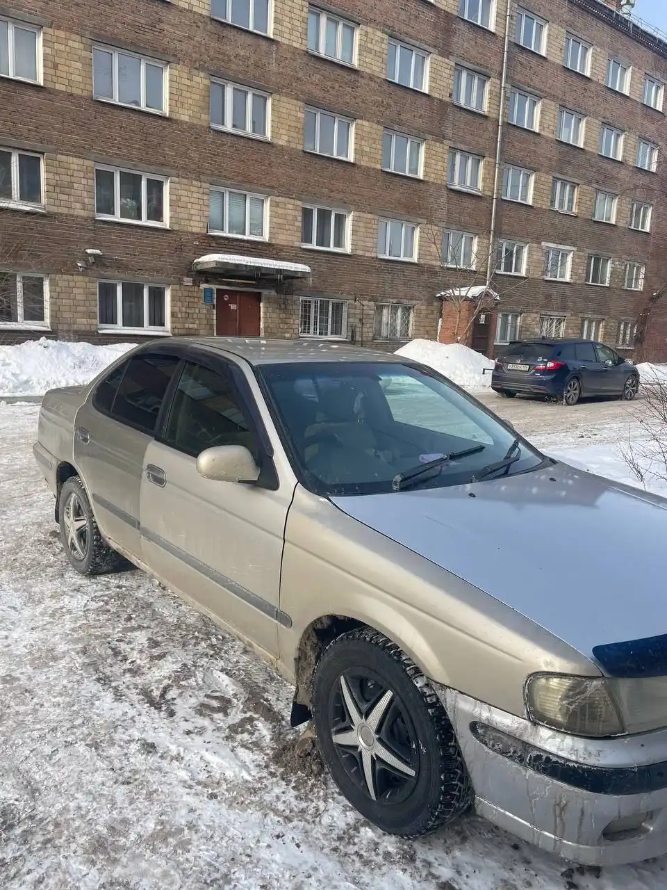 Автомобиль 2001 года в отличном техническом состоянии - Авто в Красноярск