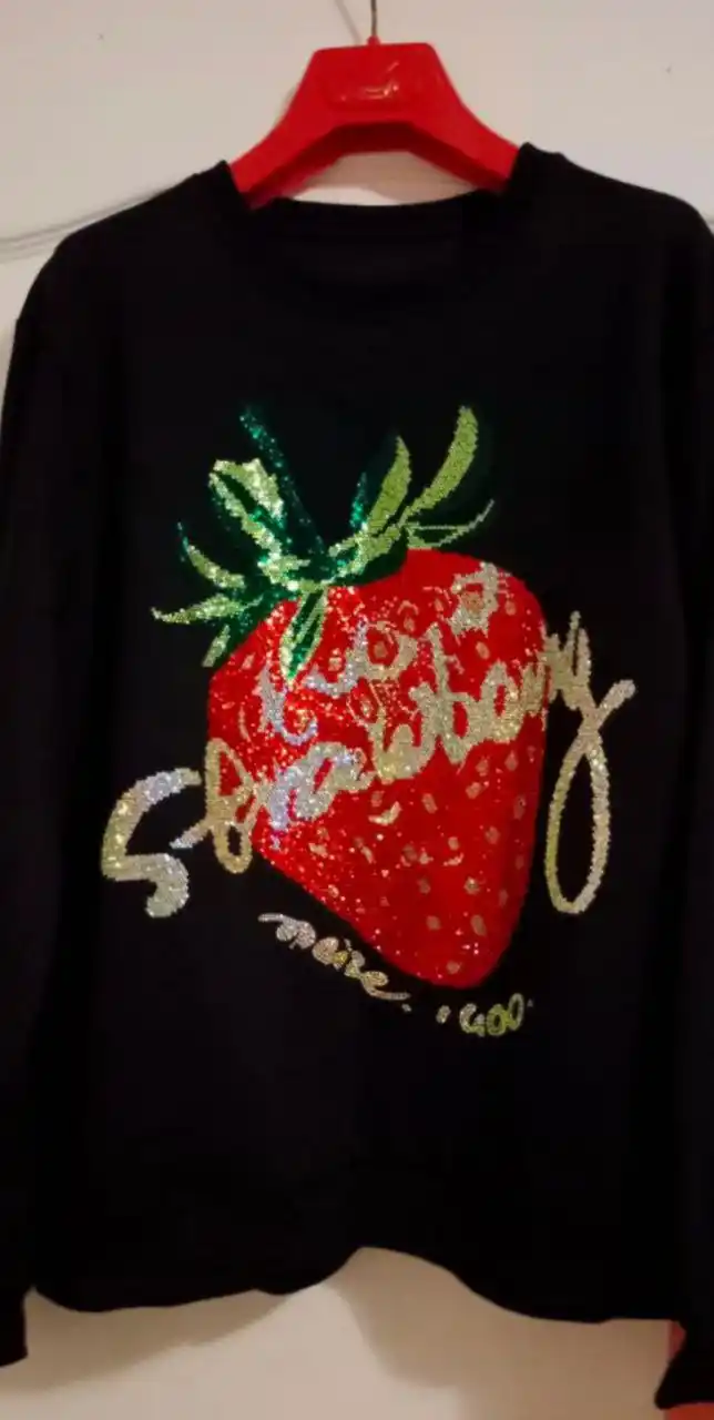 Костюм со стразами голография