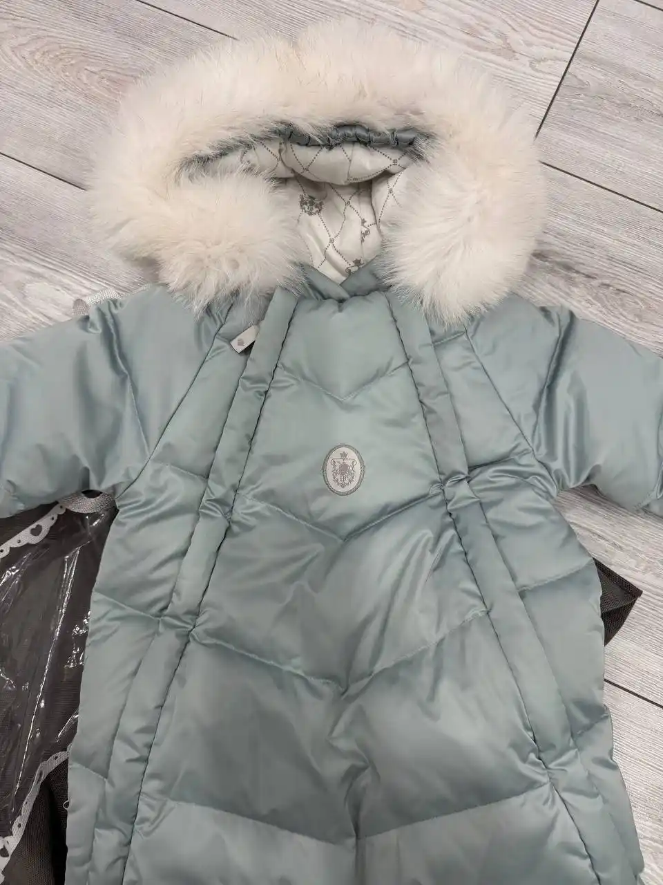 Продам зимний комбинезон из гусиного пуха