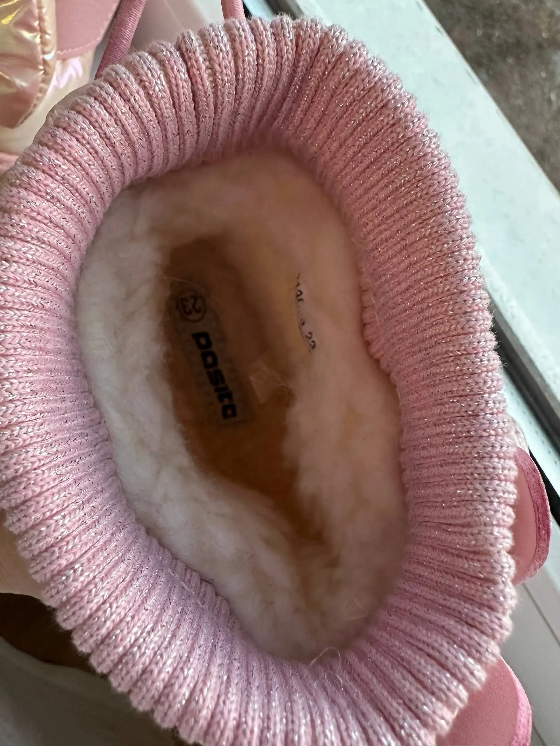 Продам зимнюю обувь новую