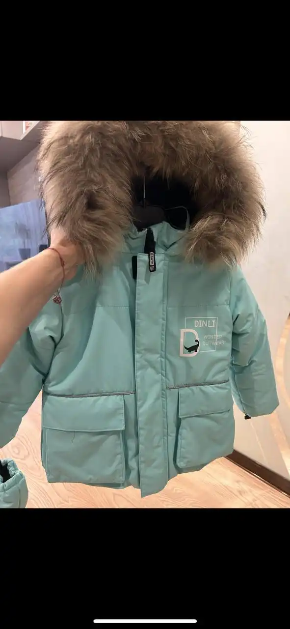 Зимняя куртка с варежками