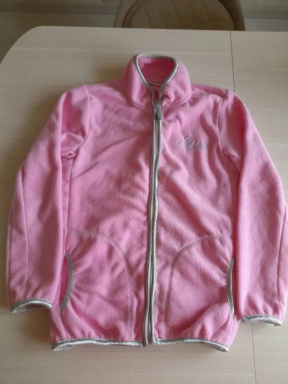 Детская одежда: флисовая толстовка и вельветовые штанишки-легинсы