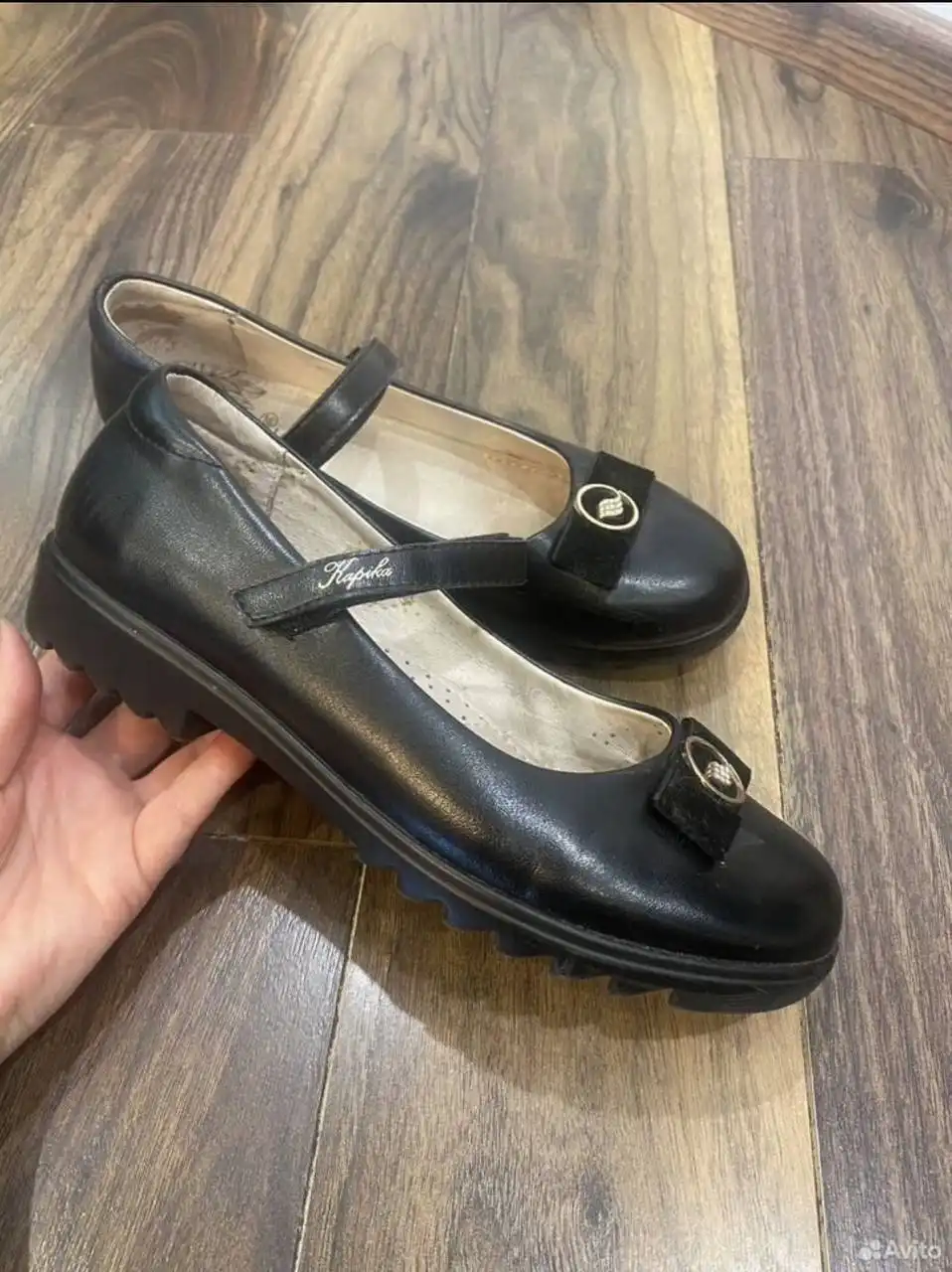 Продам школьные туфли Капика размер 38