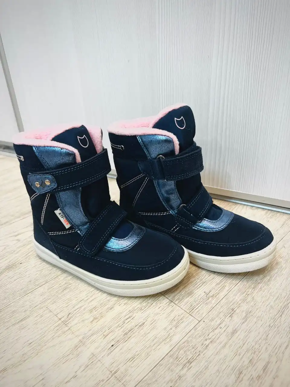 Продам новые мембранные ботинки Котофей размер 31