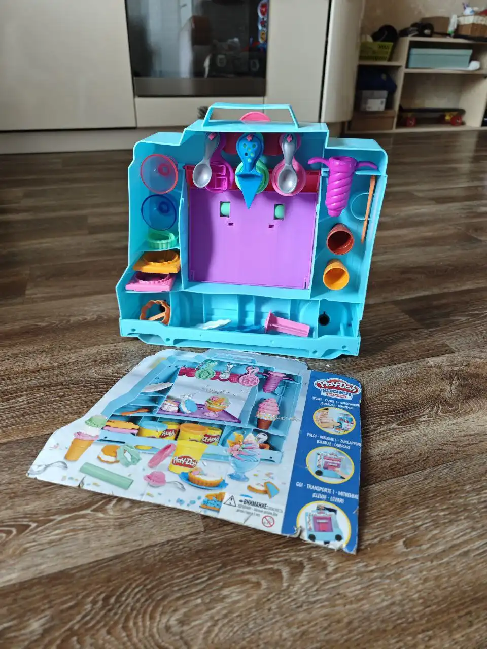 Продам лот игрушек Play Doh