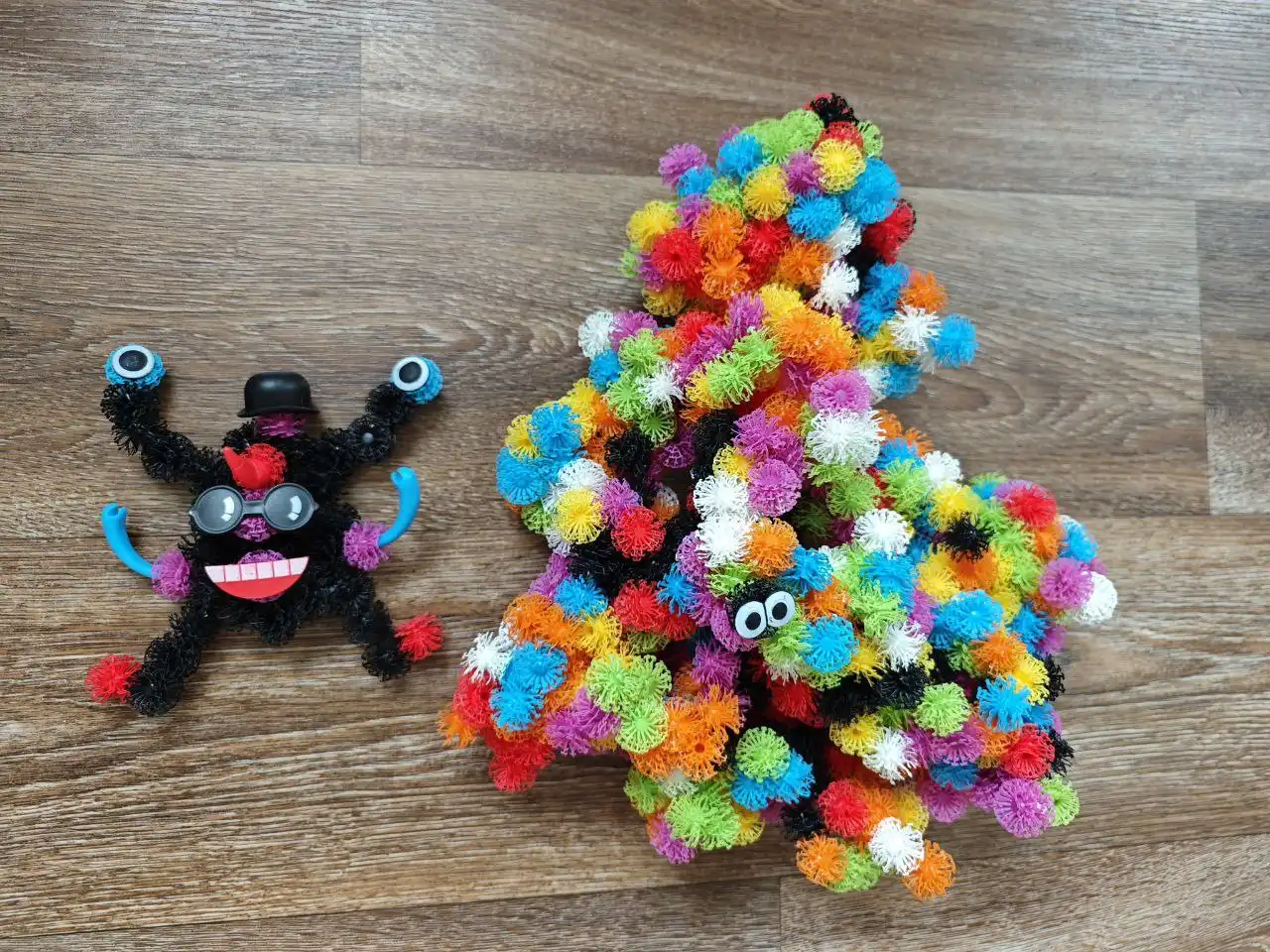 Продам лот игрушек Play Doh