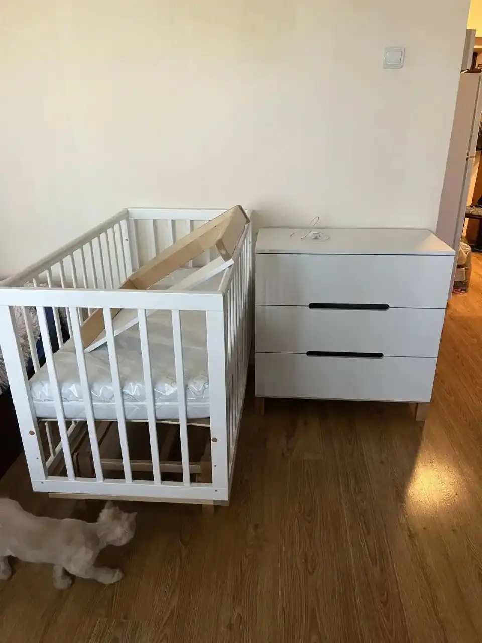 Продам кровать с матрасом и съемным маятником