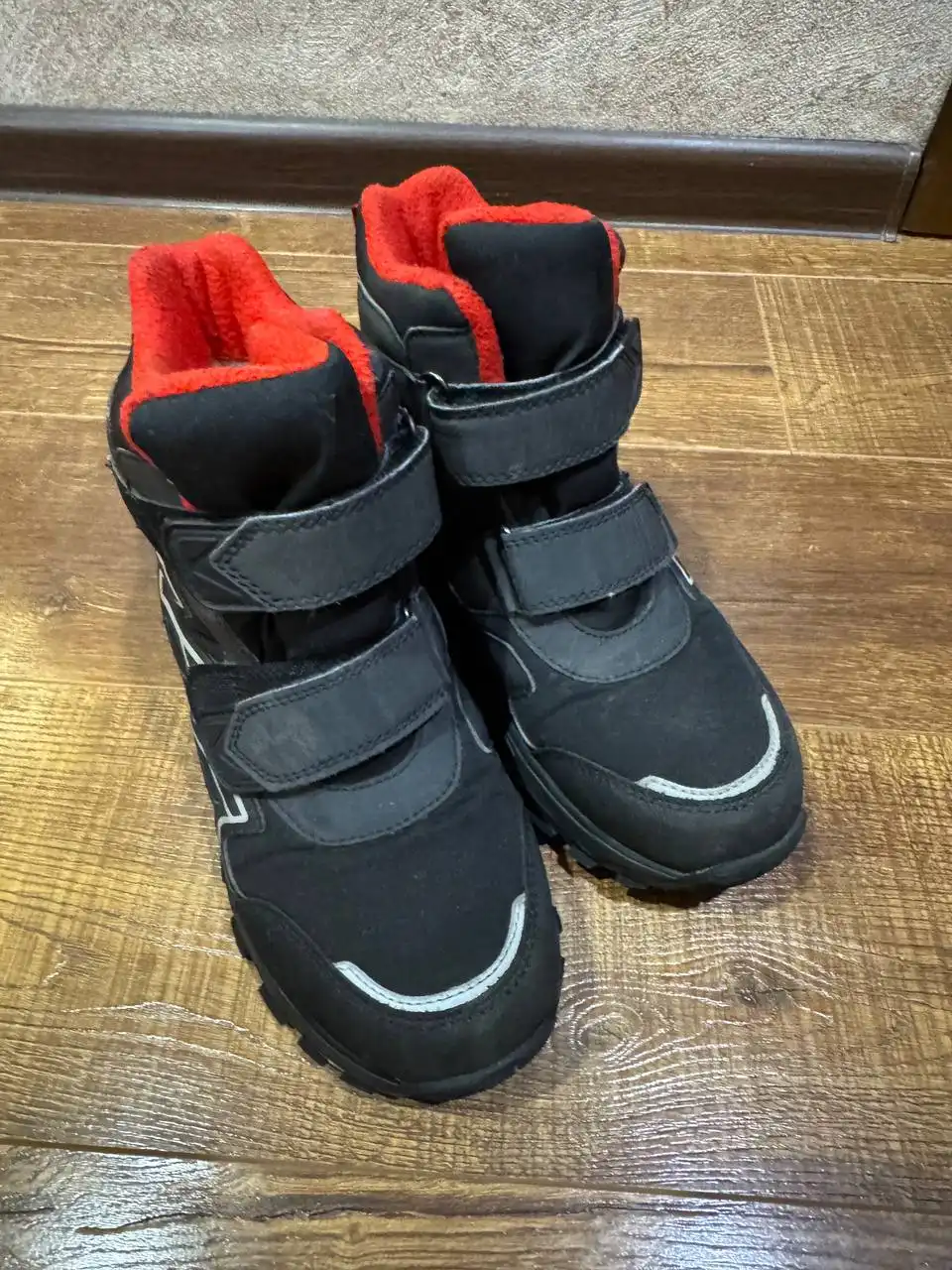 Продам зимнюю обувь Котофей 36 р
