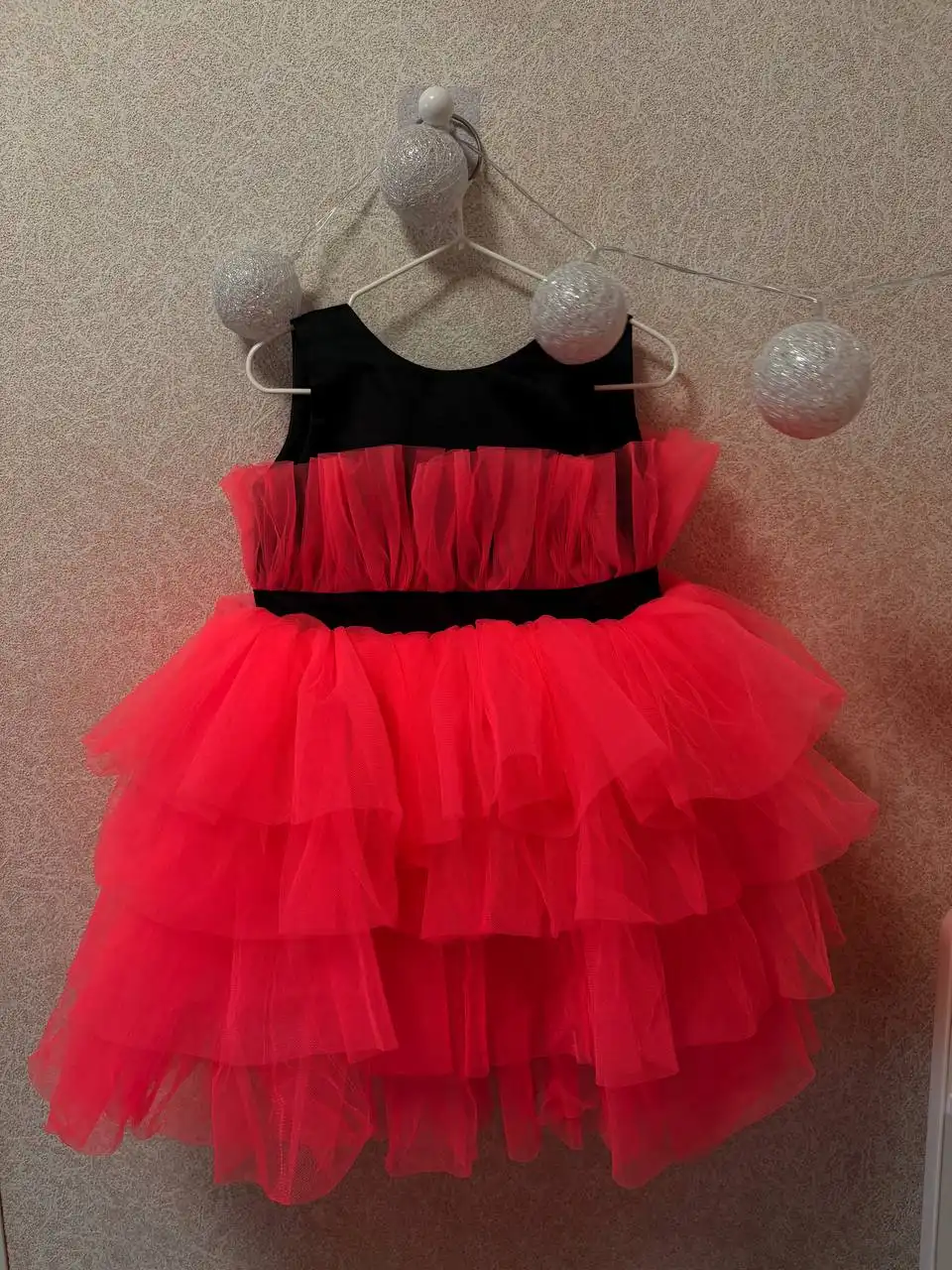 Платье размер 98-104, состояние нового