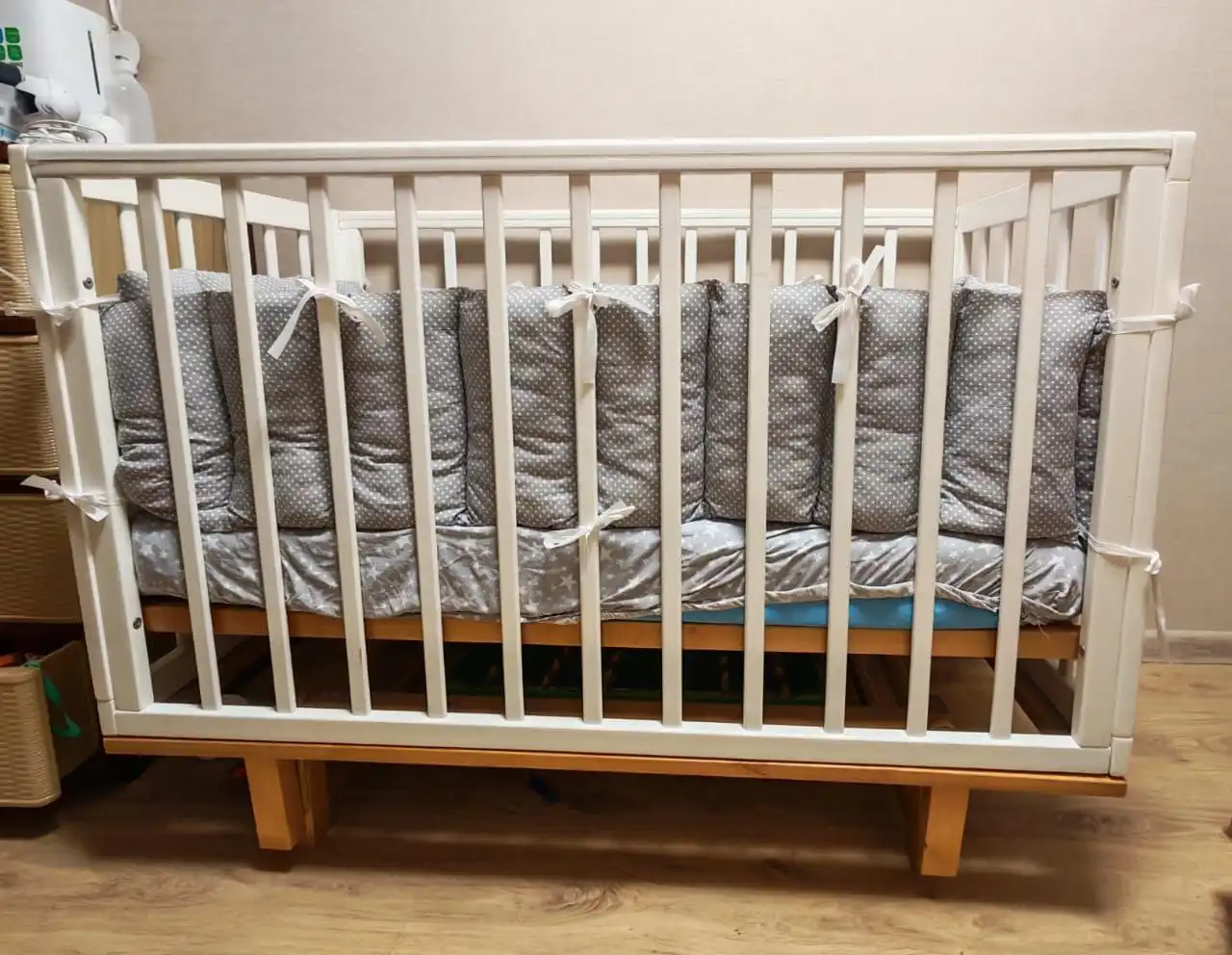 Детская кроватка 120*60 с комплектом постельного белья